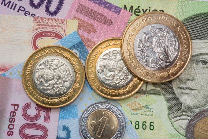 Peso mexicano avanza pese a dudas respecto al futuro de la economía Peso mexicano avanza pese a dudas respecto al futuro de la economía
