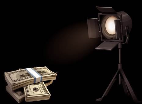 USD Avanza Mientras espera a los Mercados