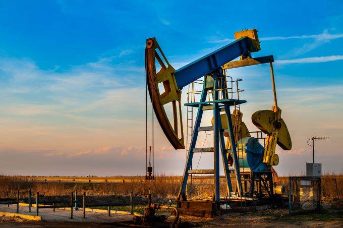 Oil prices dipped