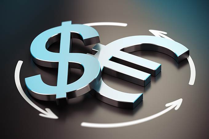 انخفاض الجنيه الإسترليني بشكل حاد انخفاض الجنيه الإسترليني بشكل حاد